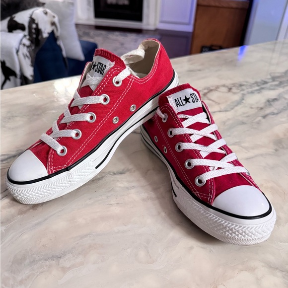 Red Converse Chuck Taylors All-Star Low Top Canvas Sneakers Unisex M(4) F(6) - Picture 11 of 16
